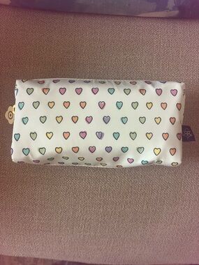 Roller Rabbit x Target cosmetic bag - heart print NEW